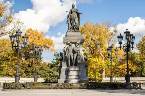 Инфотур "Романовы в Симферополе" - Услуги в Симферополь