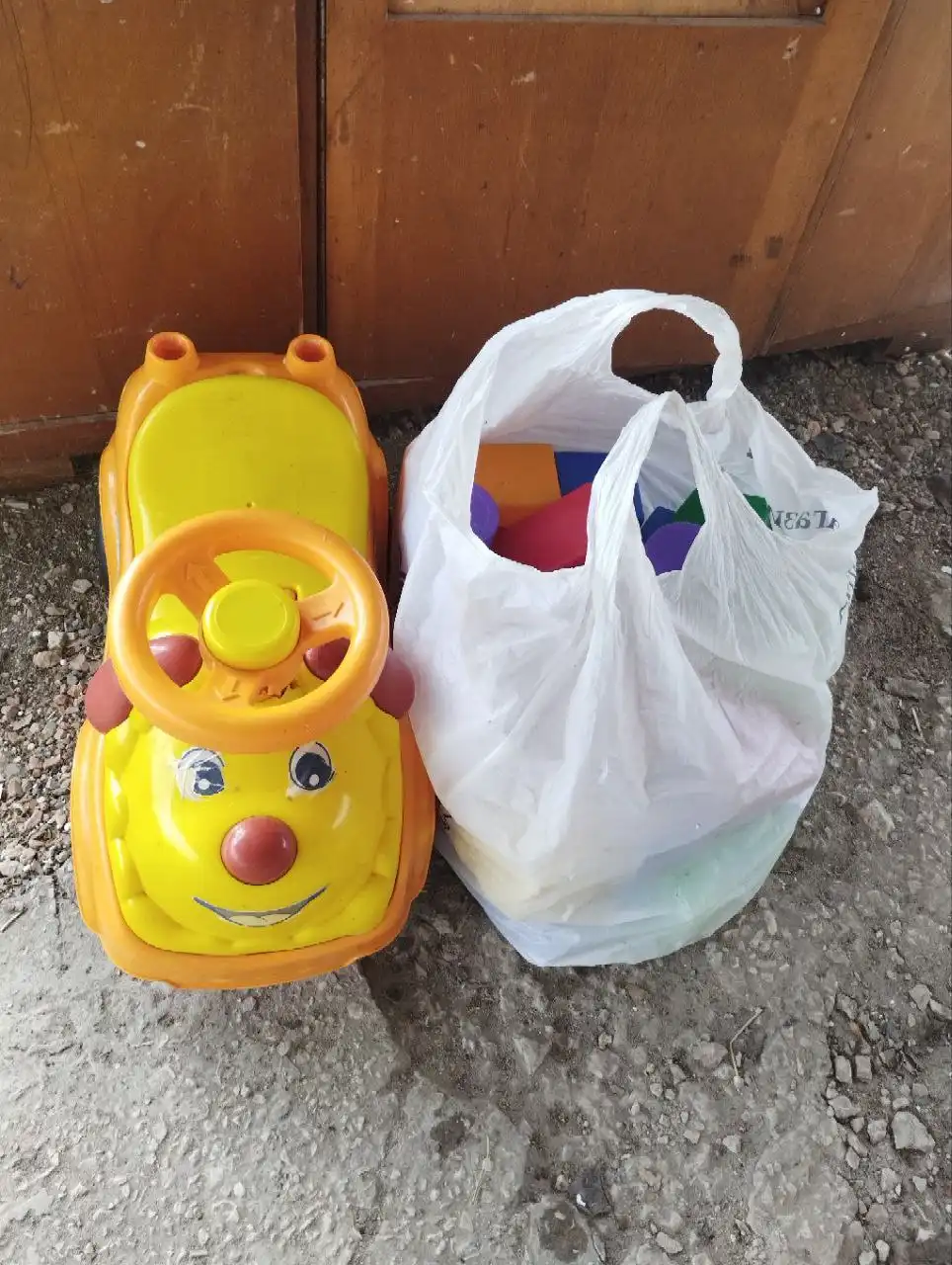 Отдам фрукты детям