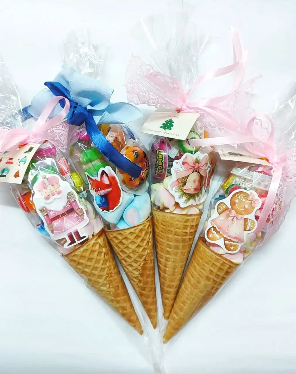 Новогодние украшения и подарки с доставкой