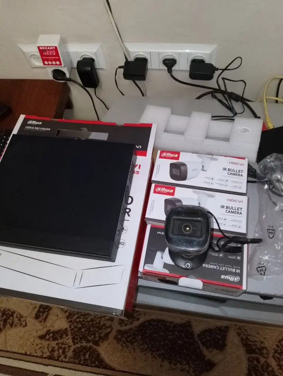 Продам комплект видеонаблюдения