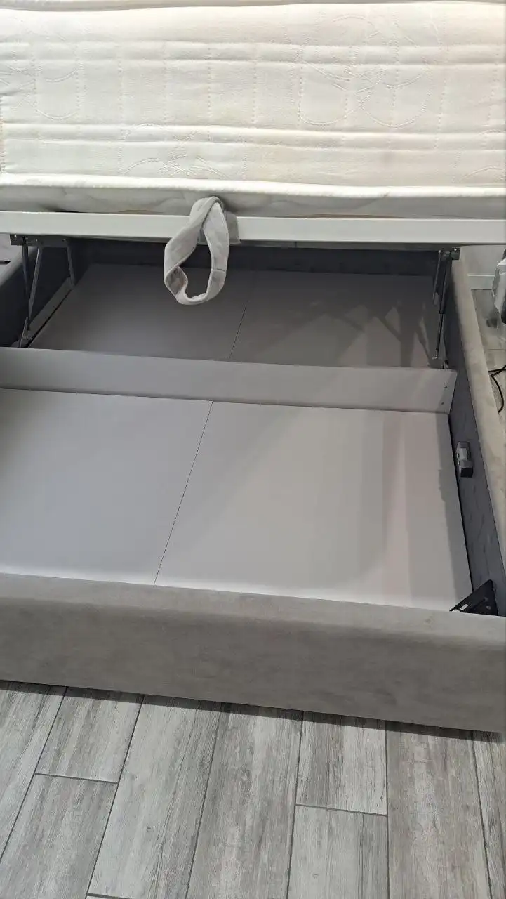 Кровать Марта с подъемным механизмом и матрасом Ирис