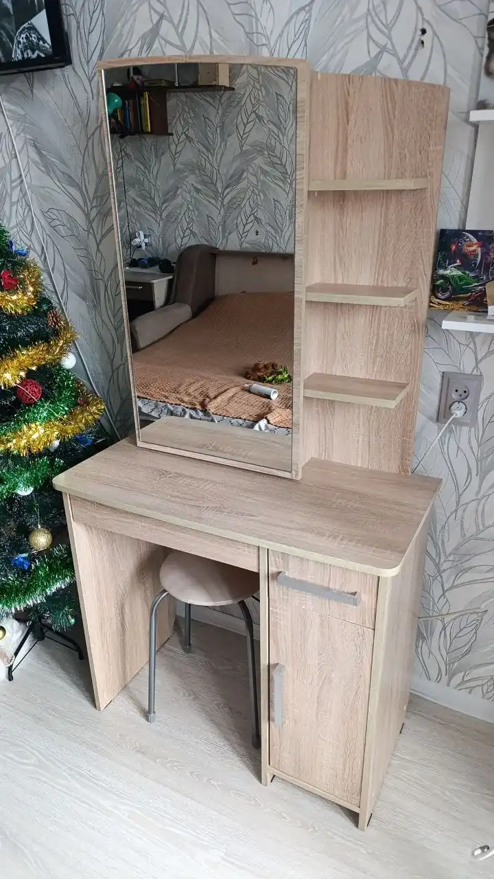 Продам тул.столик в идеальном состоянии