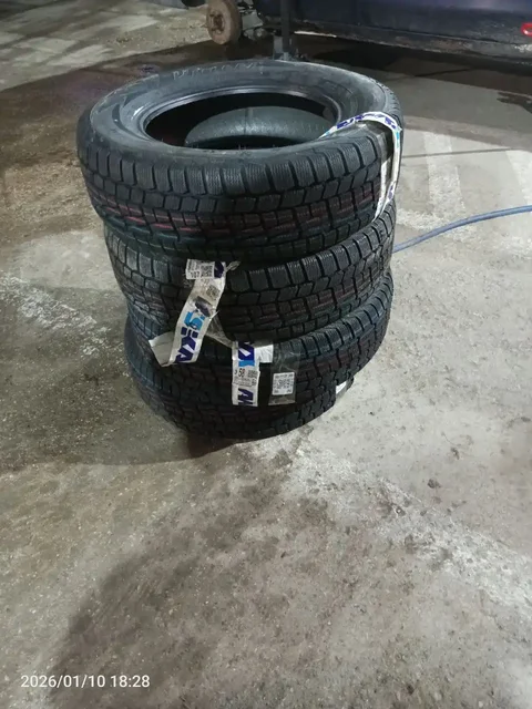 Продам новую резину 185/65 R 14 - Авто в Симферополь