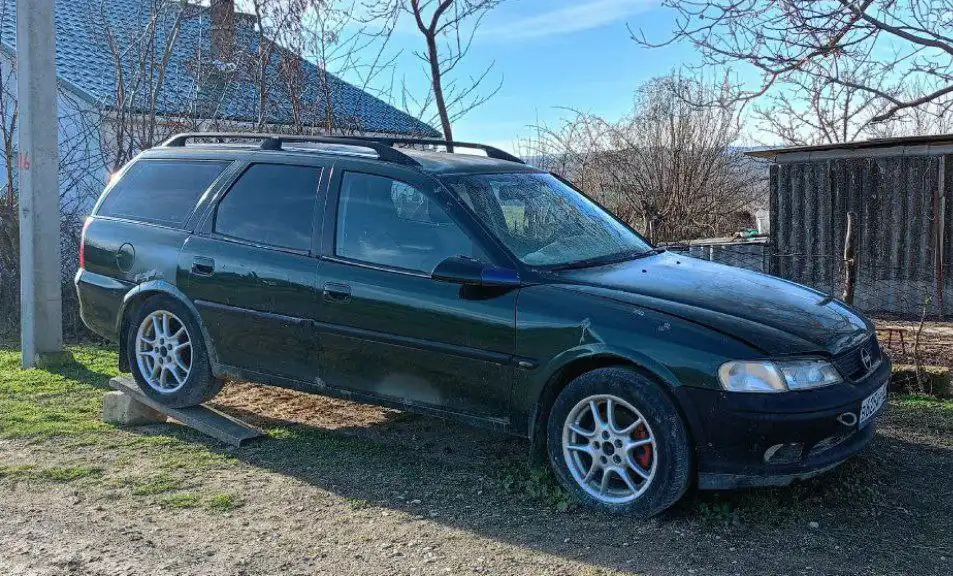 Продажа Opel Vectra B 1997 года - Авто в Симферополь