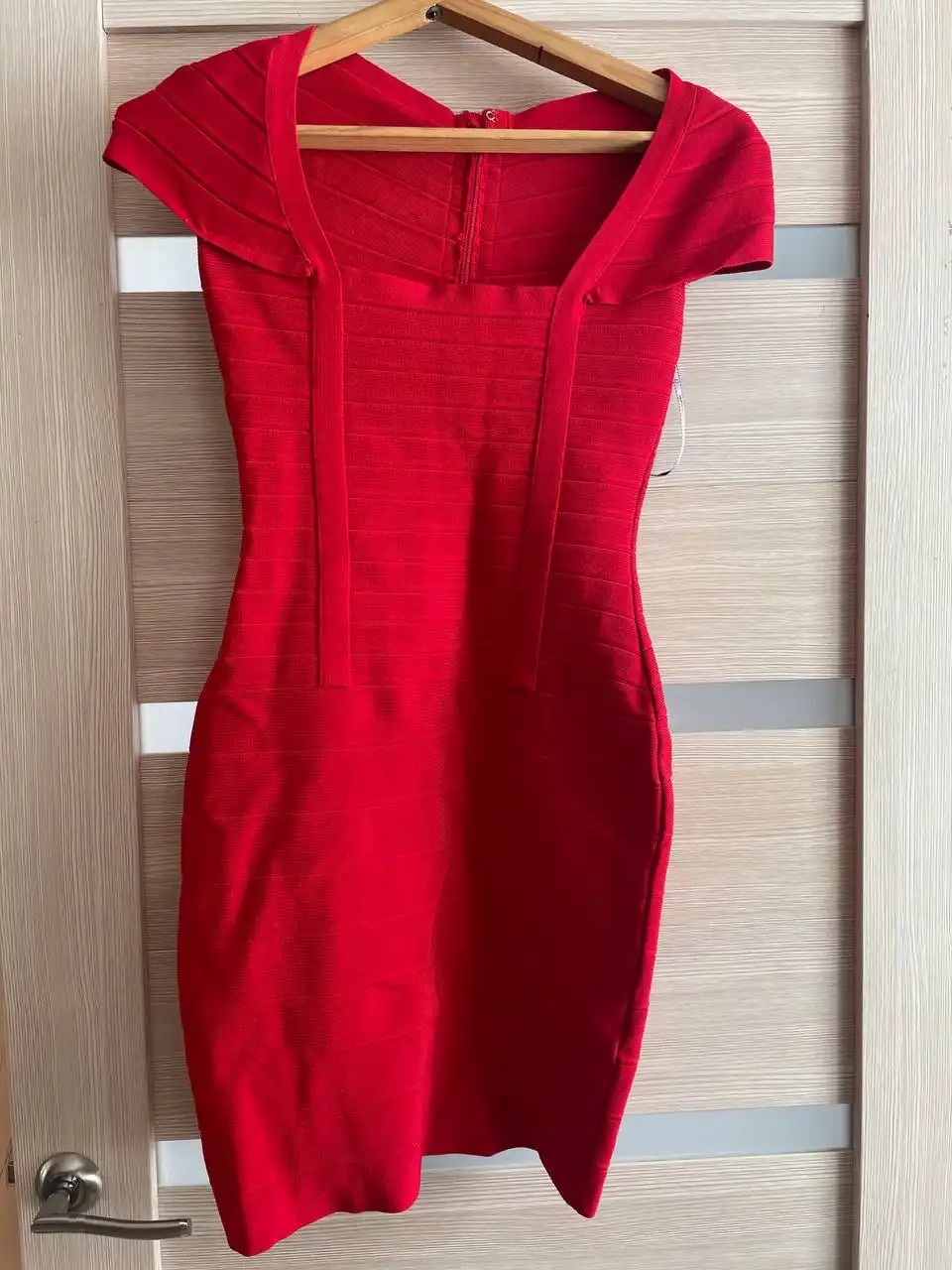 Продам женские платья - Женская одежда (Одежда) в Симферополь