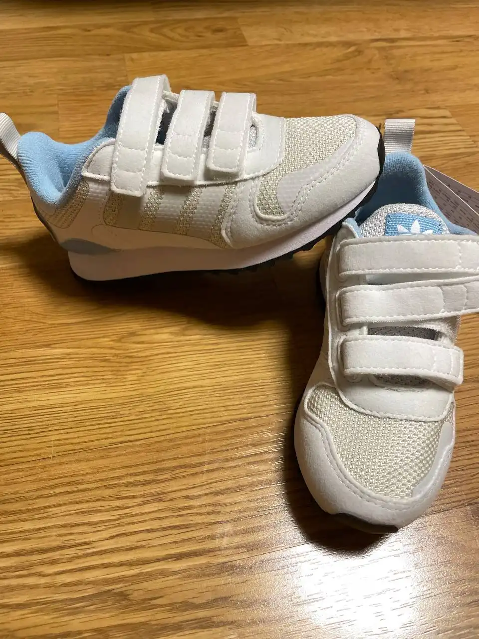 Продам детские кроссовки Adidas - Обувь (Товары для детей) в Симферополь