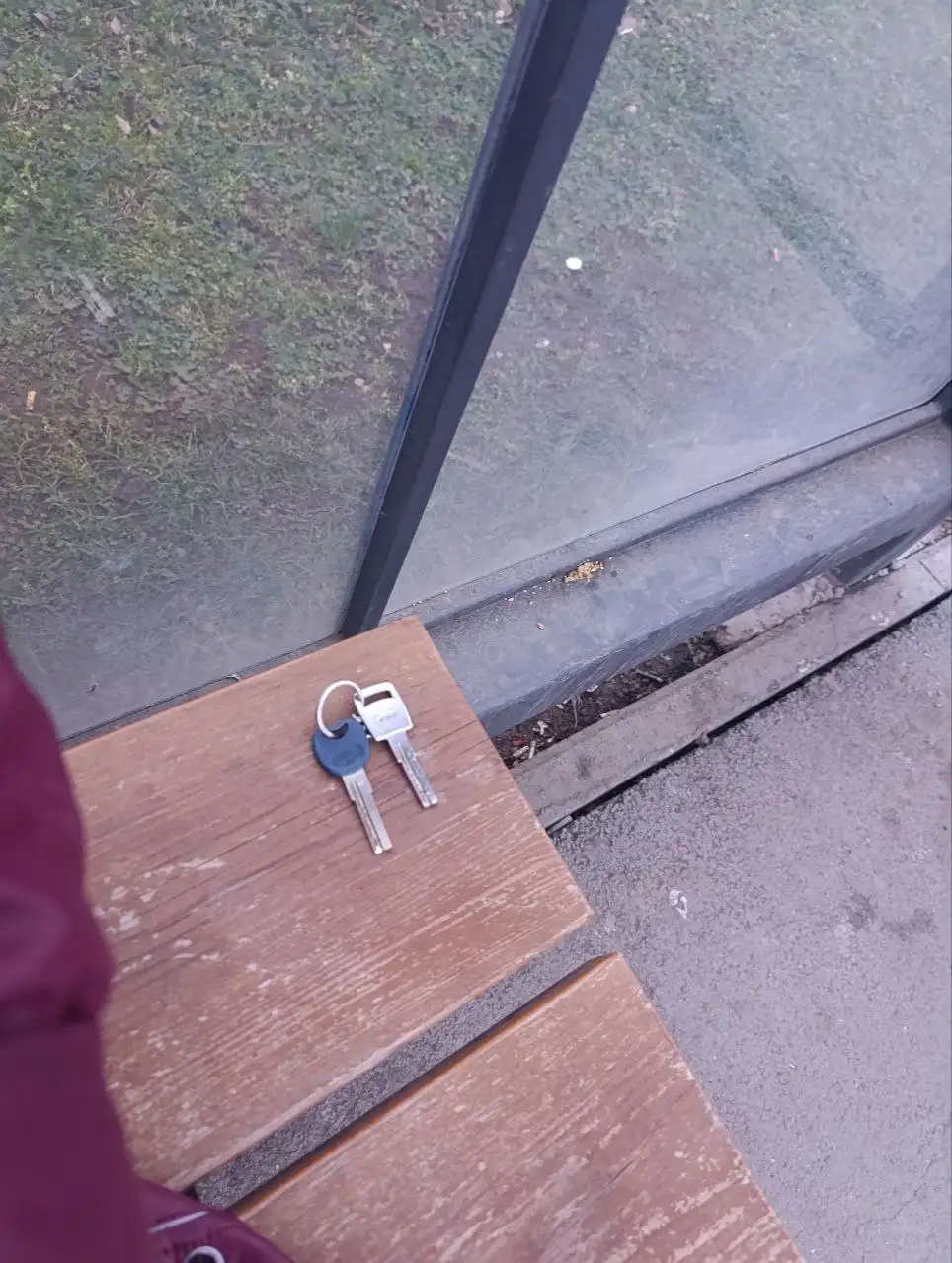 Найденные ключи на остановке напротив Привоза - Барахолка в Симферополь