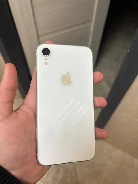 Продажа айфонов iPhone XR и iPhone 15 - Электроника в Симферополь