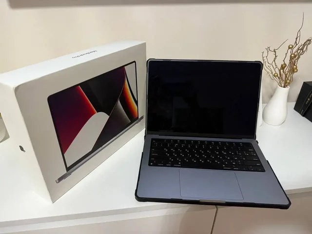 Продажа MacBook с документами и зарядным устройством - Ноутбуки в Симферополь