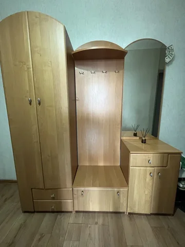 Продам прихожую с повреждениями - частное объявление в Симферополь