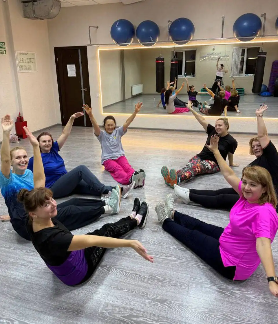 Тренировки по зумбе в формате вечеринки - Фитнес и танцы (Услуги) в Симферополь