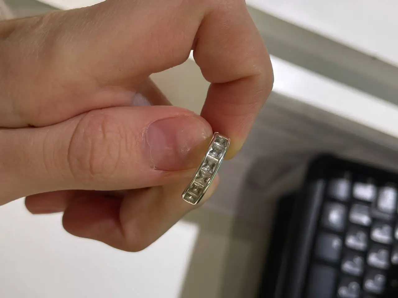 Найдена серебряная серьга в Симферополе - Находки (Барахолка) в Симферополь