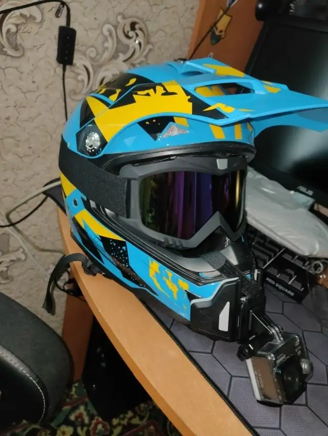 Продам кроссовый шлем Racer с очками - Мотоэкипировка (Хобби и отдых) в Симферополь