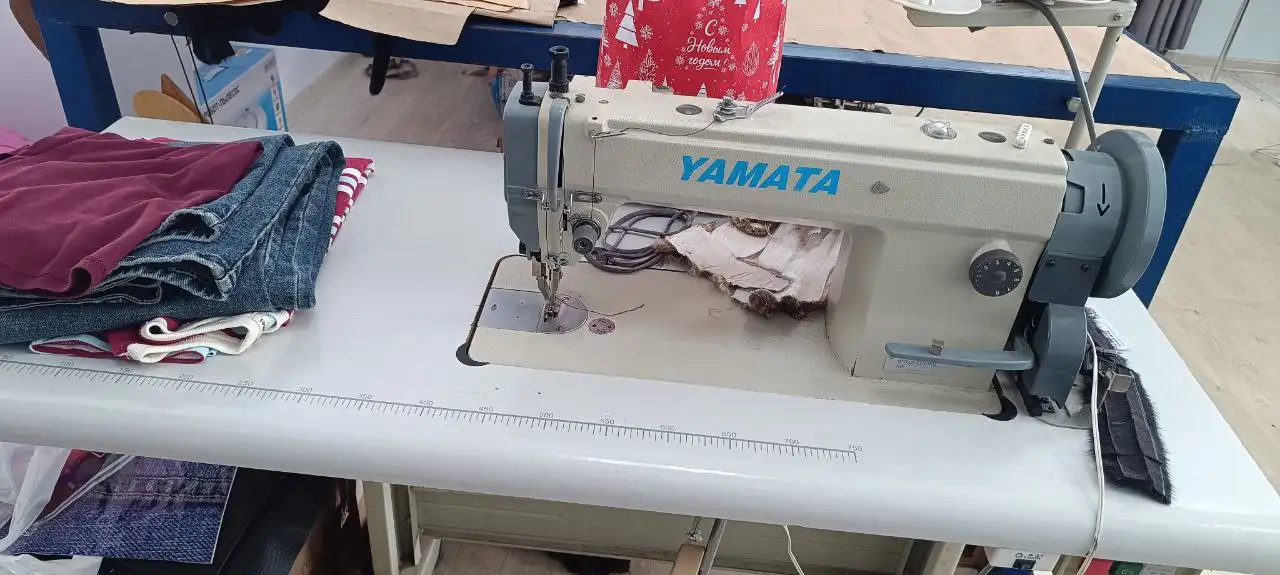 Промышленная швейная машина с тройным продвижением - Швейное оборудование (Готовый бизнес и оборудование) в Симферополь