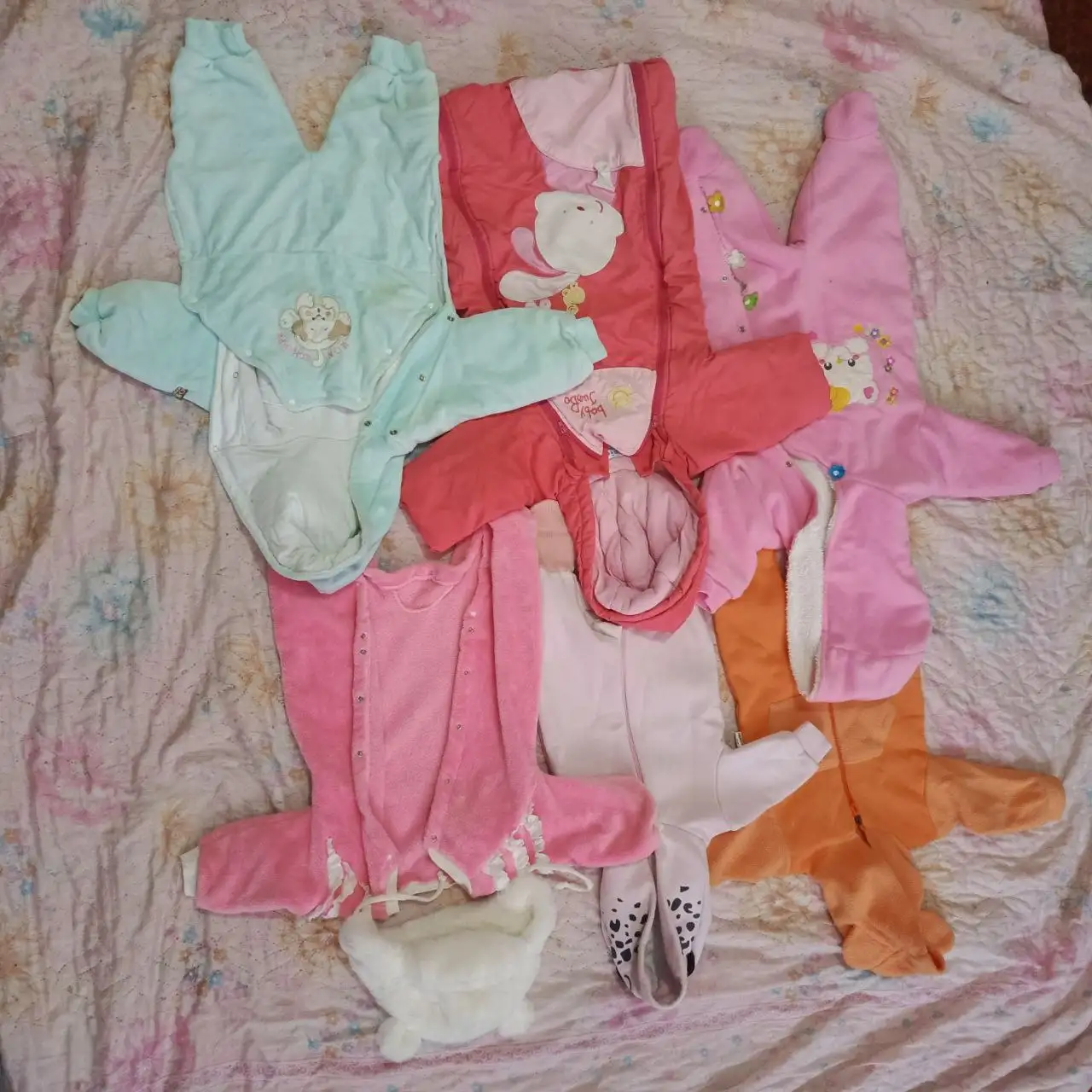 Продам детские вещи от 0 до 6 месяцев - Одежда для новорожденных (Товары для детей) в Симферополь