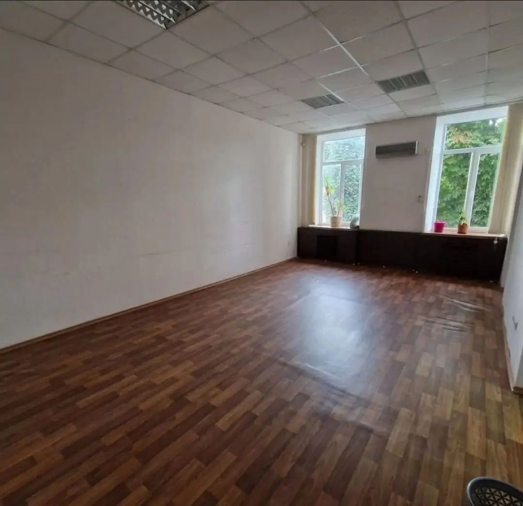 Аренда помещения в центре Симферополя - Аренда коммерческой недвижимости (Недвижимость) в Симферополь