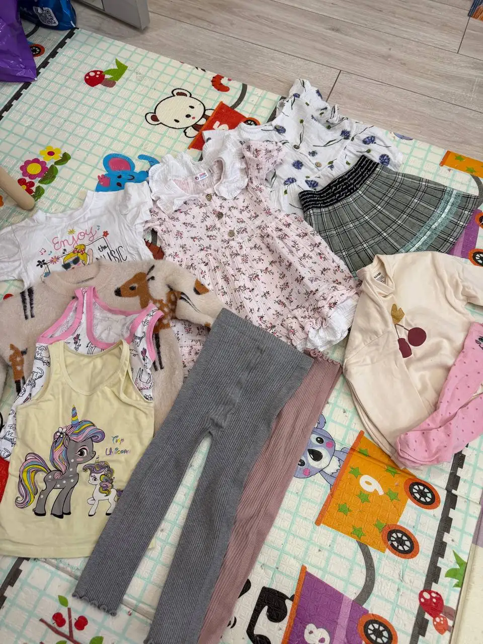 Детская одежда размер 104-110 - Одежда (Товары для детей) в Симферополь