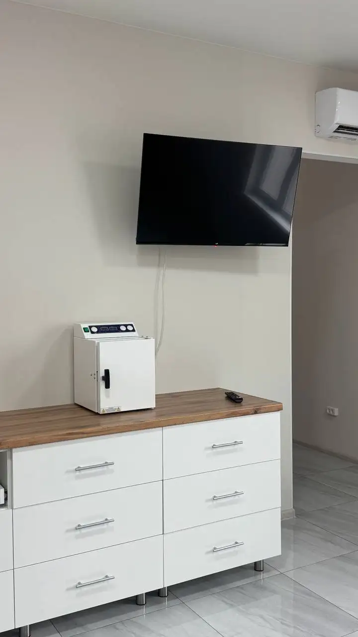 Сдается рабочее место для мастера маникюра в студии - Аренда рабочих мест (Услуги) в Симферополь