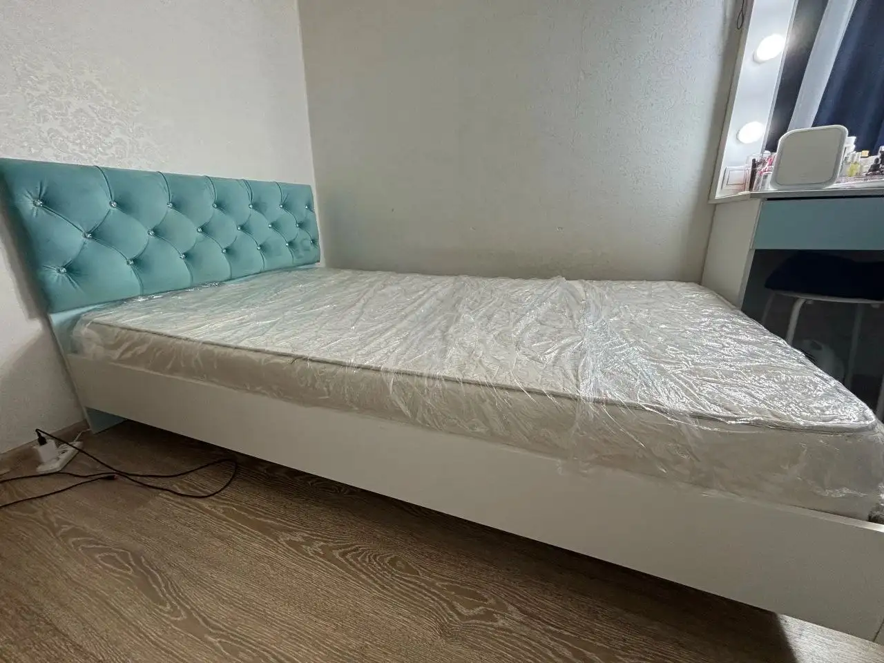 Продам кровать 120x200 - Мебель (Для дома и дачи) в Симферополь