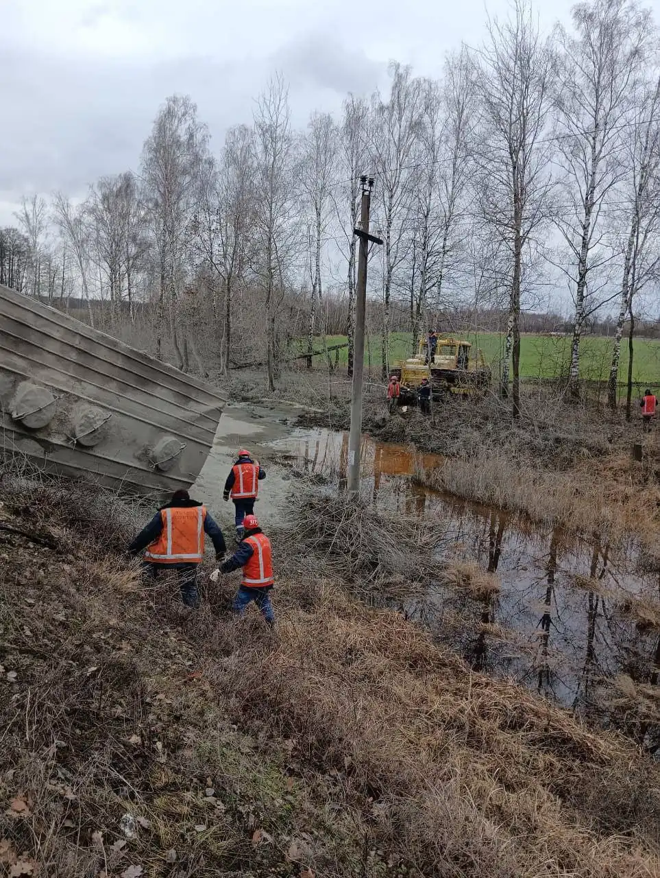 Локомотив сошедший с рельсов под Коростенем