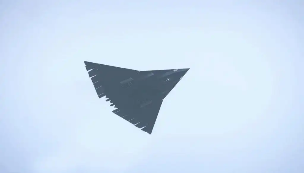 Испытательный полет китайского истребителя Цзянь-36 6-го поколения - Вейпинг в Новокузнецк