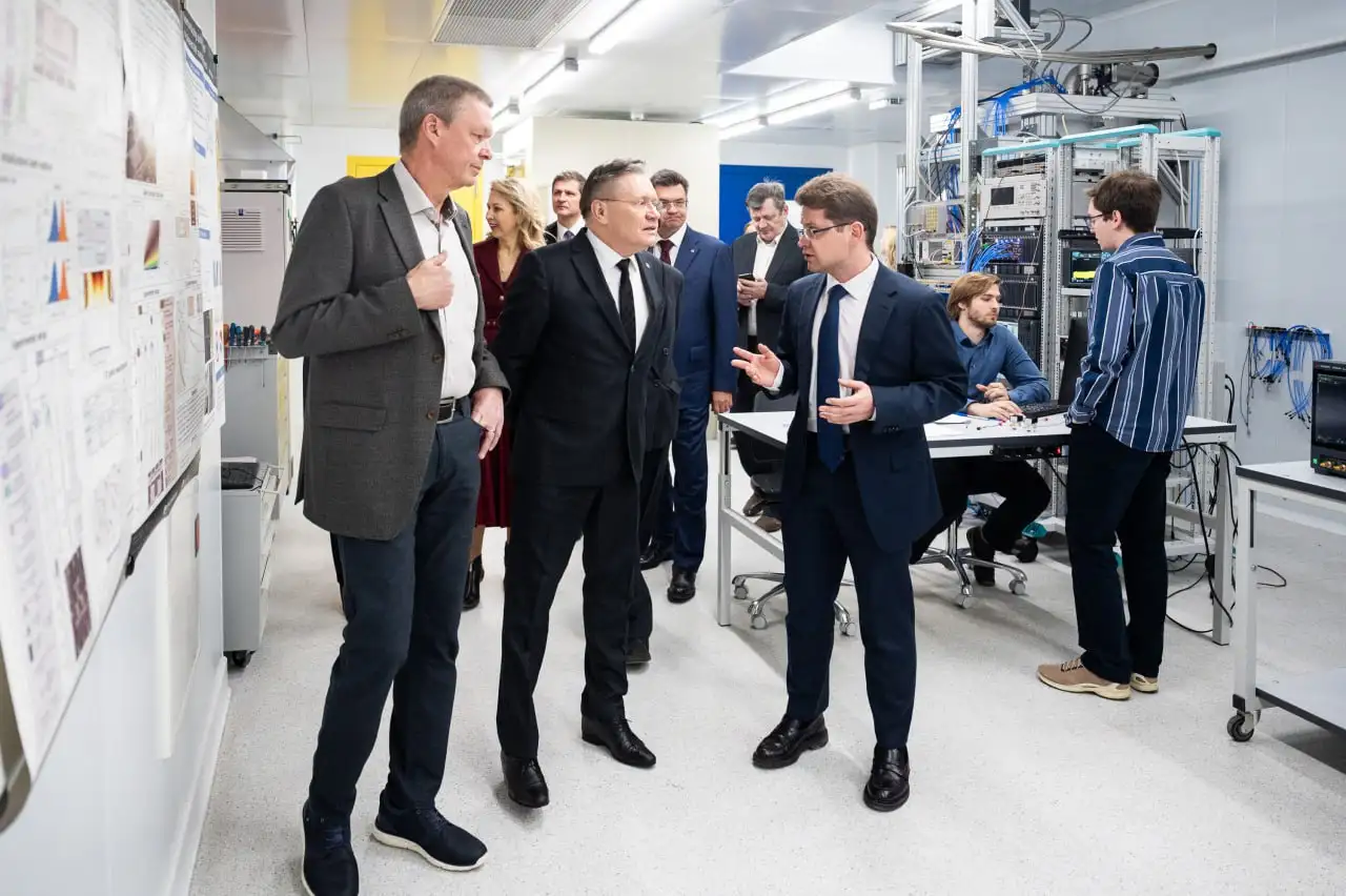 16-кубитный сверхпроводниковый квантовый процессор на флаксониумах от МИСИС - Квантовые процессоры (Электроника) в Новокузнецк