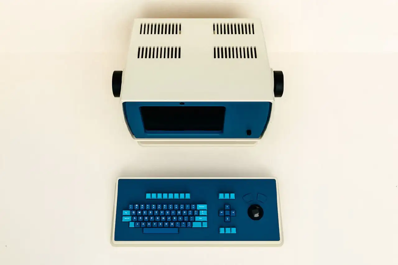 Atomic Keyboard: лимитированная клавиатура с трекболом - Компьютерная периферия (Электроника) в Новокузнецк