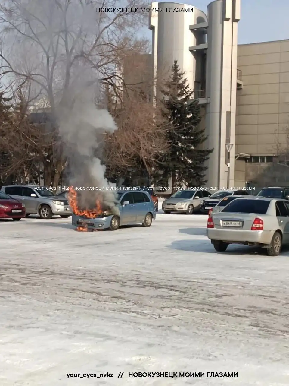 Горит авто у городской администрации в Новокузнецке - Барахолка в Новокузнецк