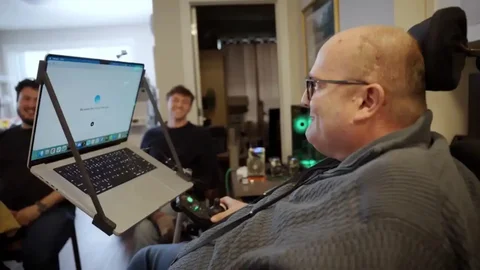 Мозговой чип Neuralink превращает мысли в речь - Медицинская электроника в Новокузнецк