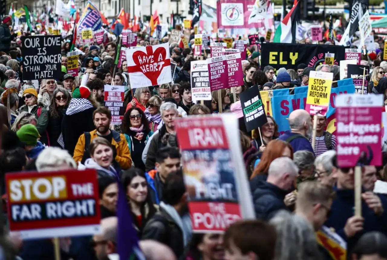 Сообщение о массовых протестах в США под лозунгом "Нет королям" - Барахолка в Новокузнецк