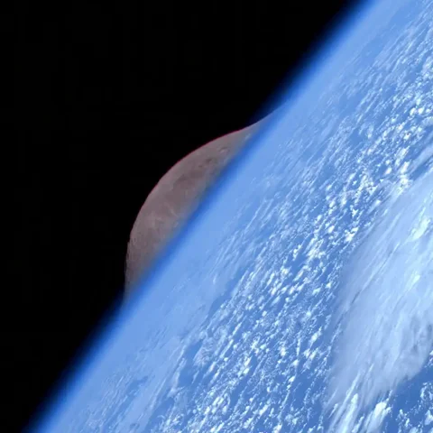 Снимок Луны из-за края Земли с японского спутника Himawari-9 - Мероприятия/Лекции в Новокузнецк