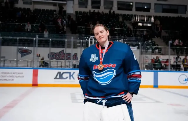 Хоккеистка Дарья Гредзен - бронзовый призёр ЖХЛ - Спорт в Новокузнецк
