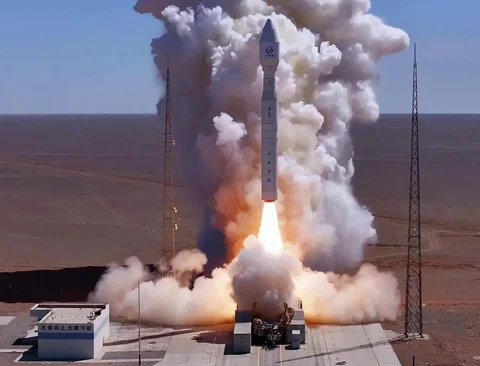 Запуск ракеты-носителя Лицзянь-1 с восемью спутниками - Кальяны в Новокузнецк