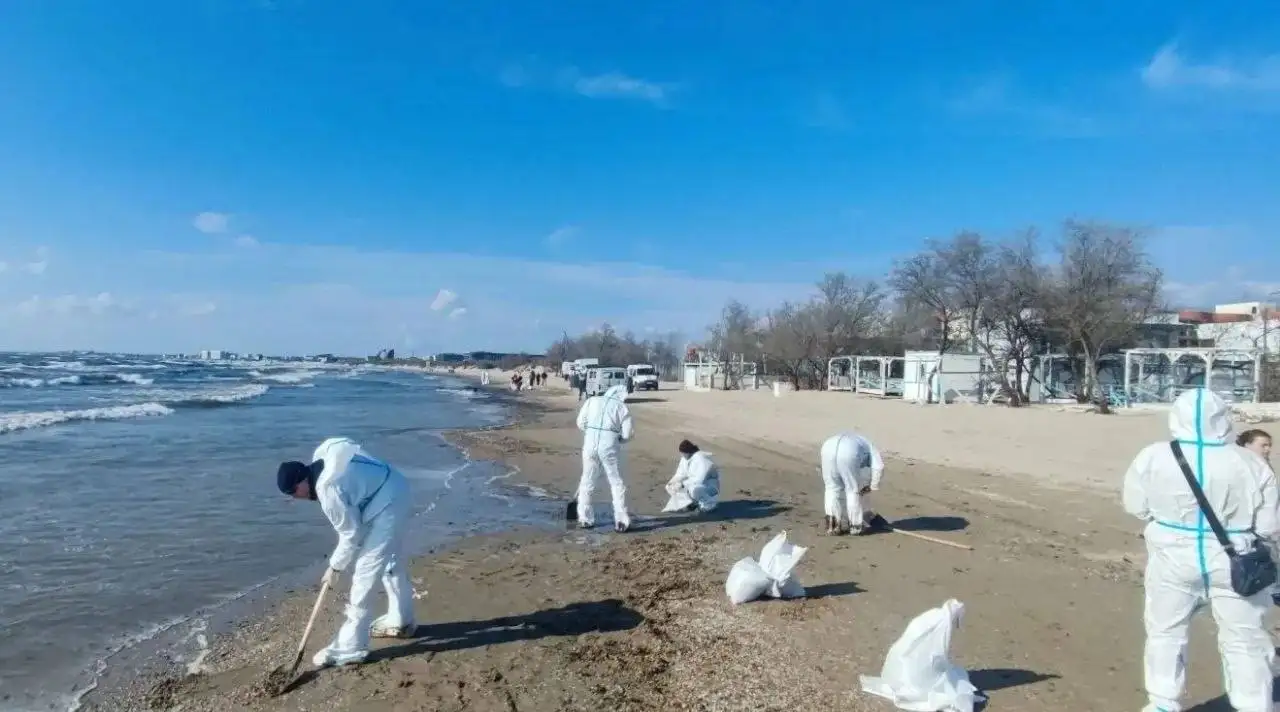 Разлив нефтепродуктов у побережья Анапы - Барахолка в Анапа