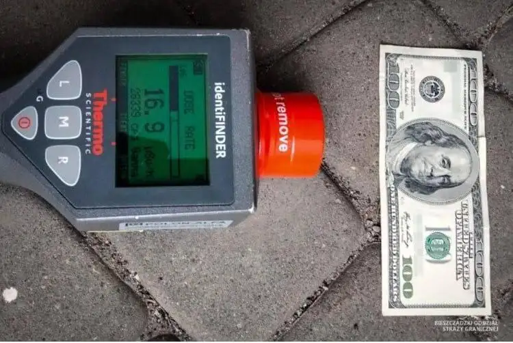 Украинку не пустили в Польшу из-за радиоактивной банкноты - Авто в Новокузнецк