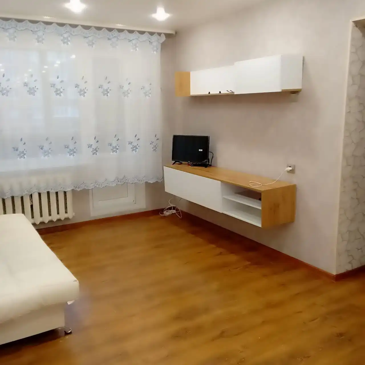 Сдается 2-комнатная квартира с мебелью и техникой