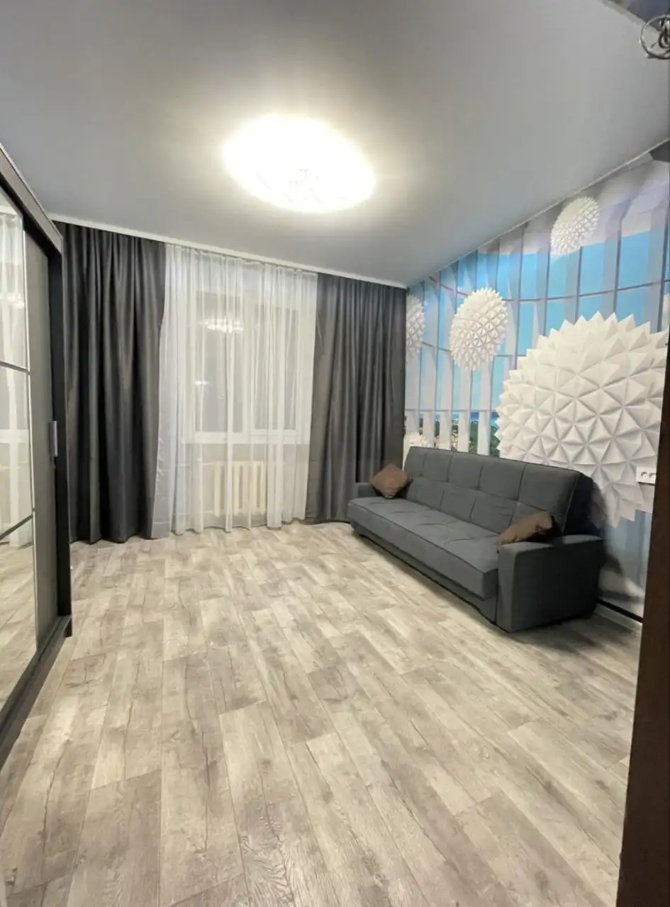 Сдается изолированная комната в трехкомнатной квартире в Черниковке