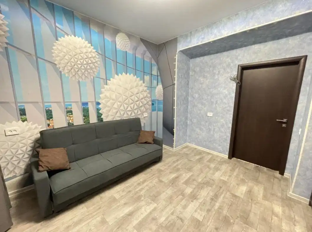 Сдается изолированная комната в трехкомнатной квартире в Черниковке