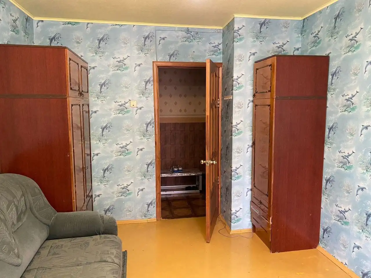 Сдается изолированная комната в трехкомнатной квартире в Зеленой Роще