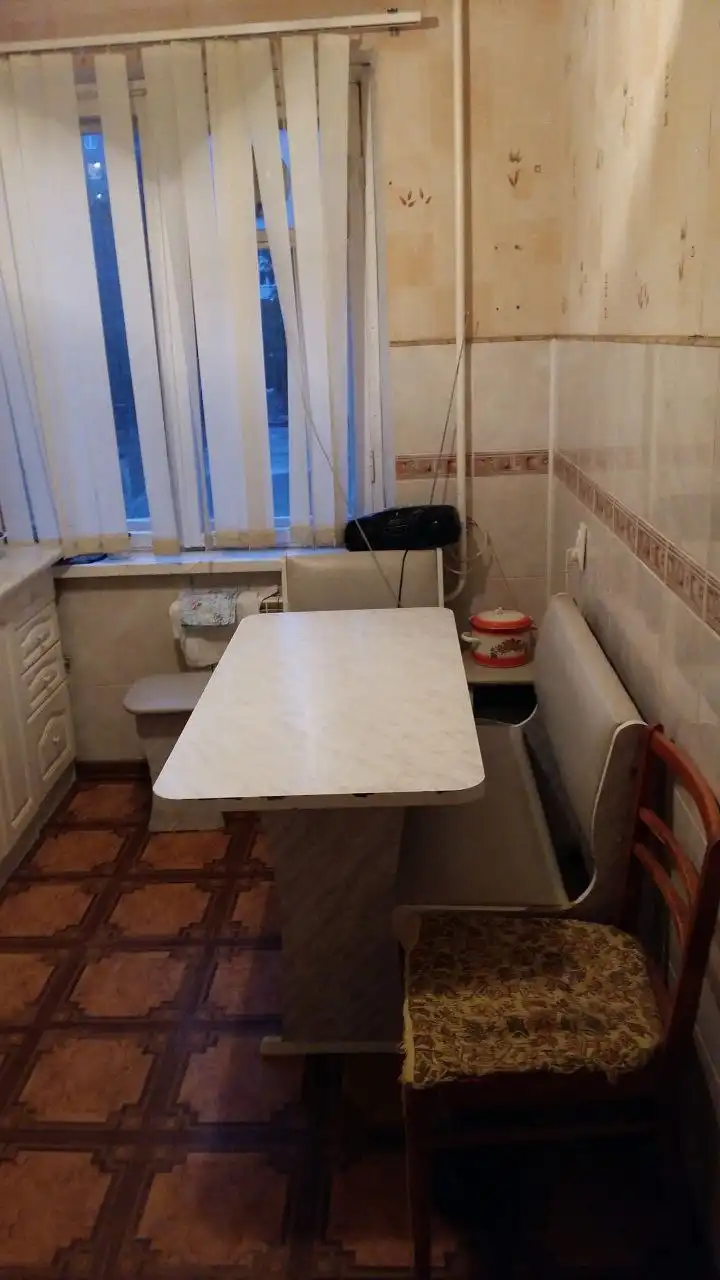 Сдается изолированная комната в трехкомнатной квартире в Зеленой Роще