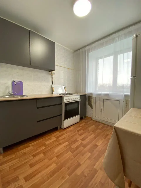 Сдается квартира с ремонтом на Проспекте Октября в Уфе - Дома в Уфа