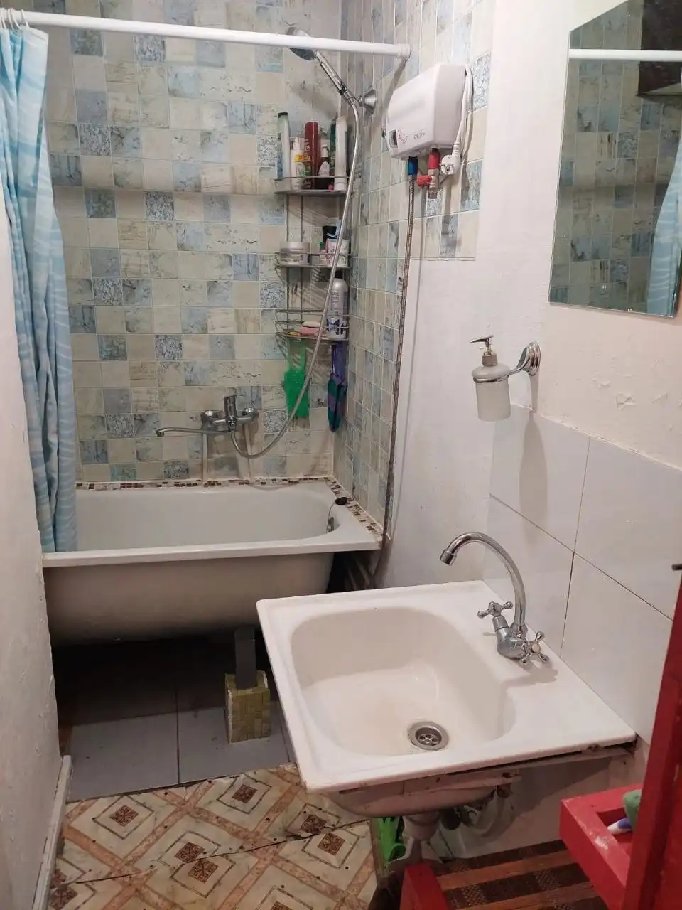 Сдается изолированная комната в малосемейке на Бульваре Молодежи - Аренда квартир и комнат (Недвижимость) в Уфа