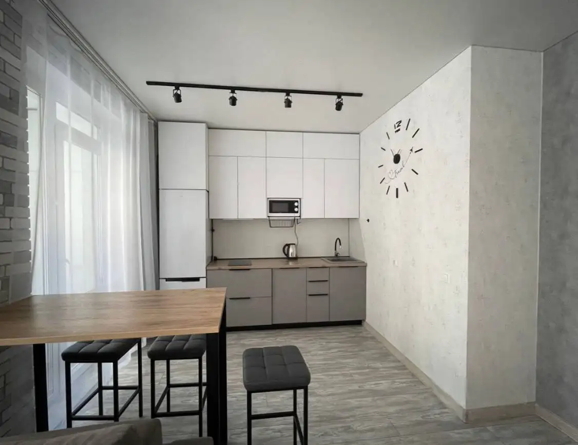 Сдается студия с новым ремонтом - Аренда квартир (Недвижимость) в Уфа