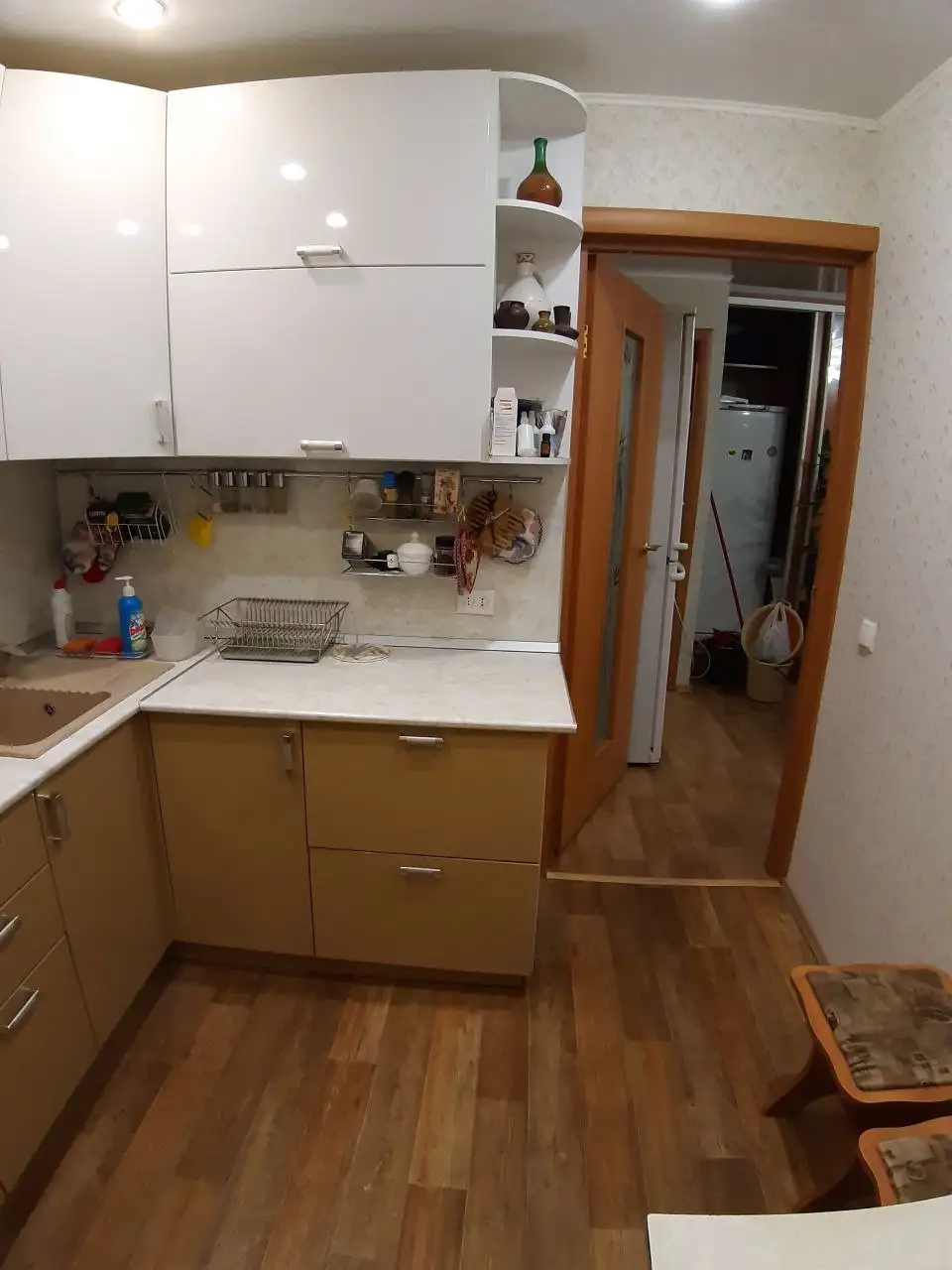 Сдается комната в трехкомнатной квартире на проспекте Октября - Аренда комнат (Недвижимость) в Уфа