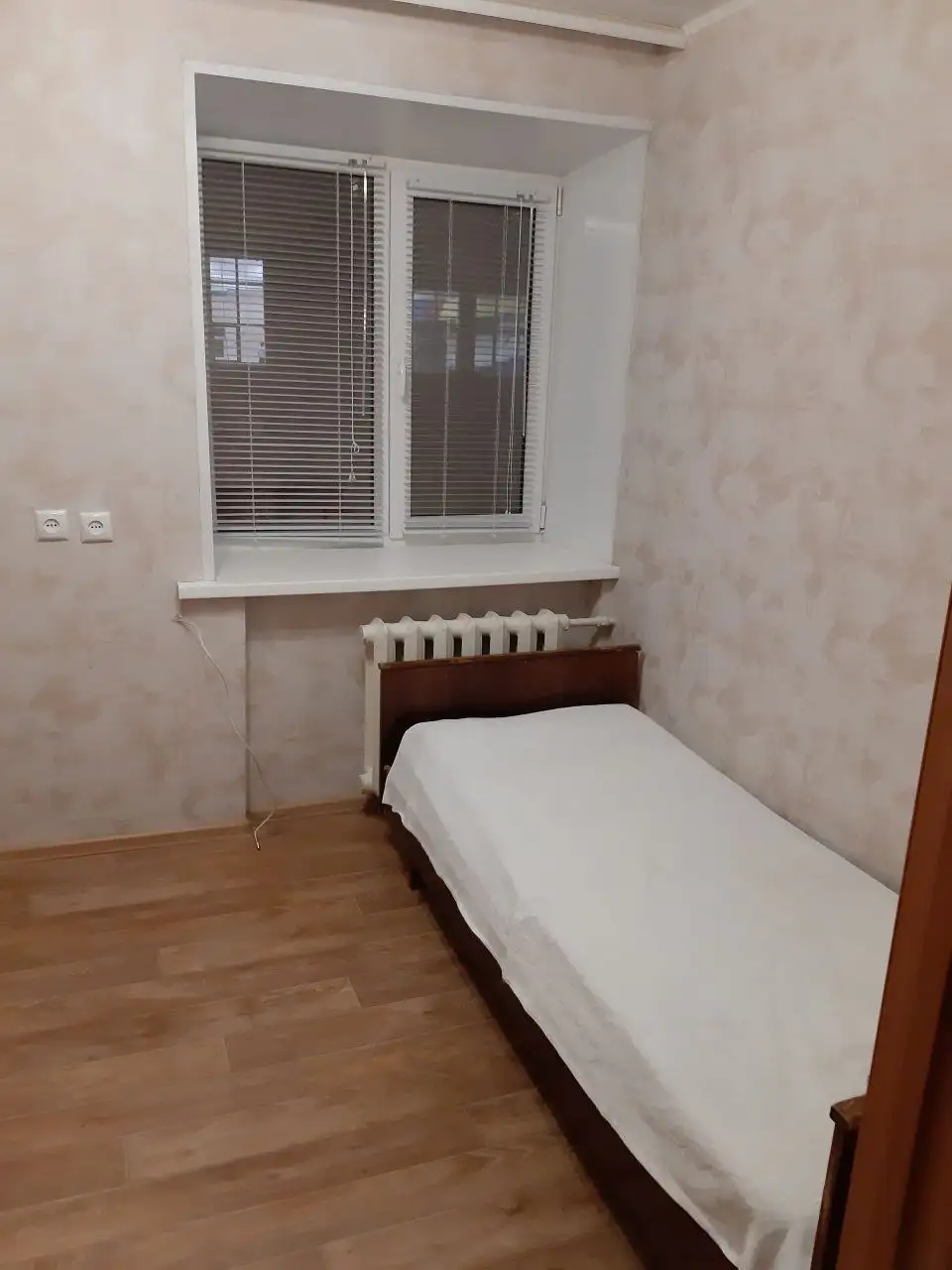 Сдается комната в трехкомнатной квартире на проспекте Октября - Аренда комнат (Недвижимость) в Уфа