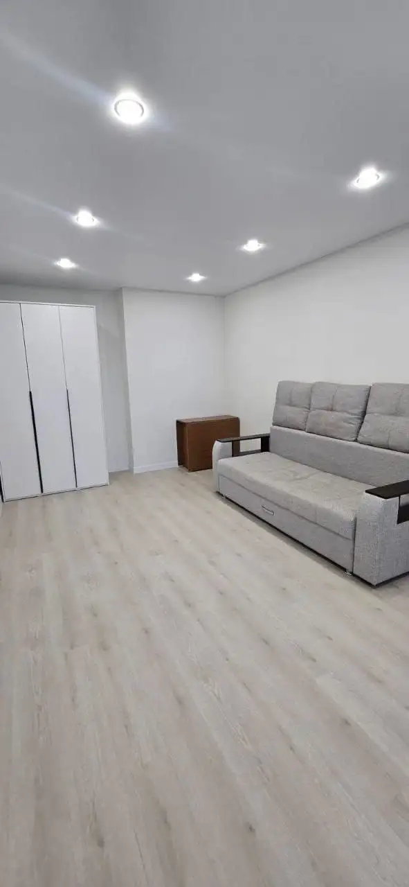 Сдается однокомнатная квартира-студия в новом доме в центре Уфы - Аренда квартир (Недвижимость) в Уфа