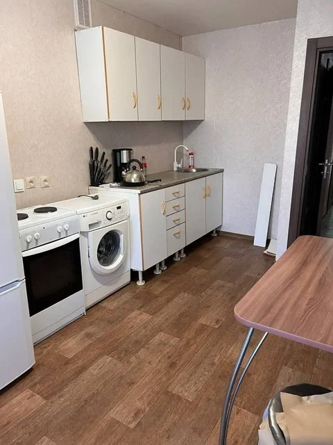 Сдается 2х комнатная квартира в Зелёной роще - Дома в Уфа