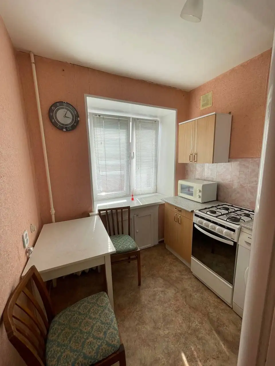 Сдается однушка с косметическим ремонтом на проспекте Октября - Аренда квартир (Недвижимость) в Уфа