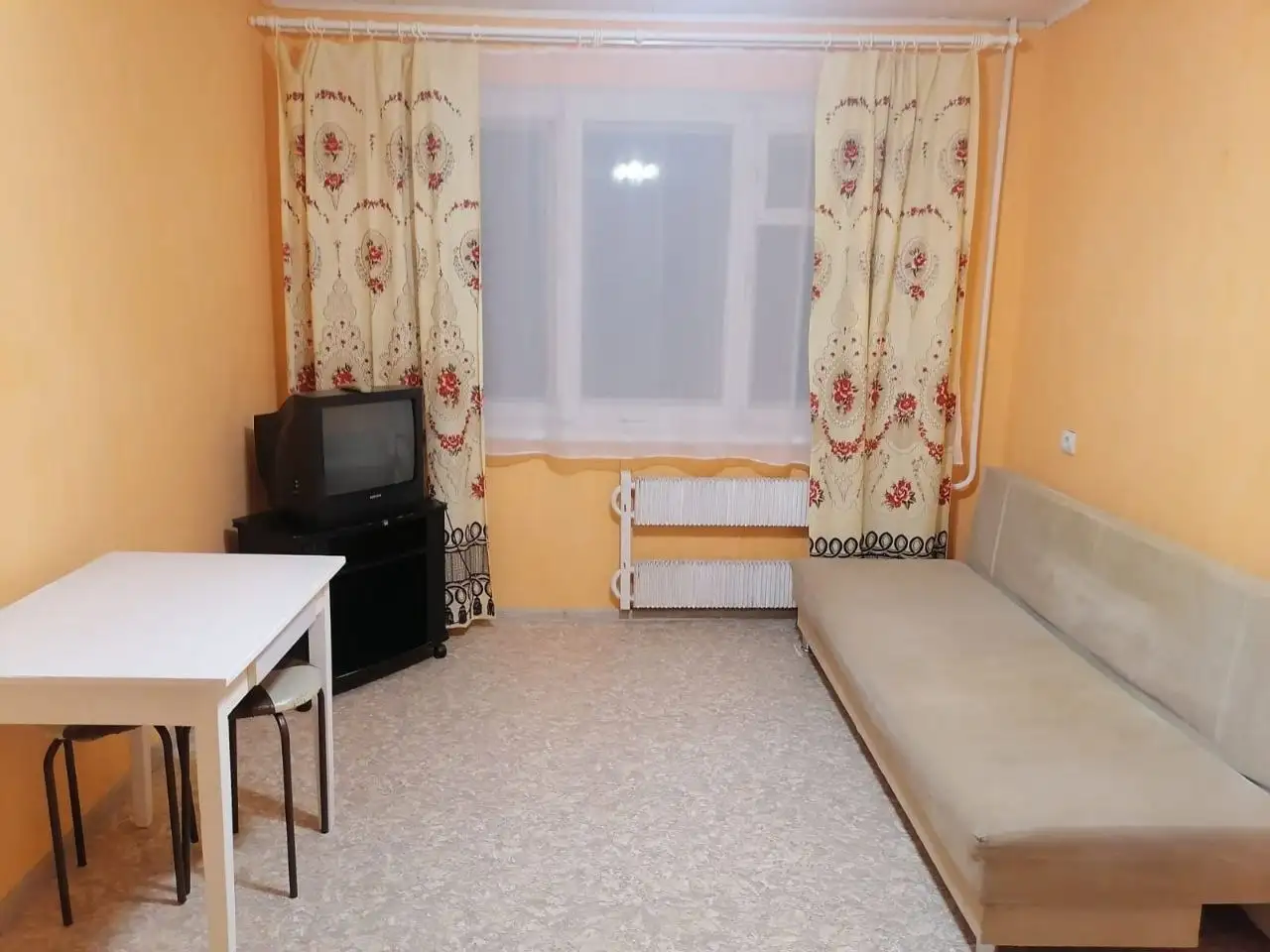 Сдается изолированная комната в трехкомнатной квартире - Аренда жилья (Недвижимость) в Уфа