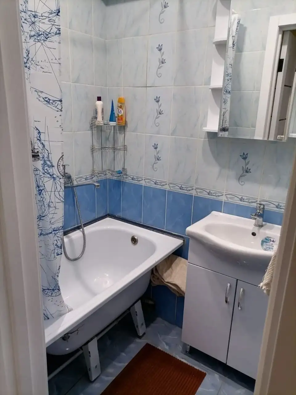 Сдается изолированная комната в трехкомнатной квартире в центре города - Аренда комнаты (Недвижимость) в Уфа